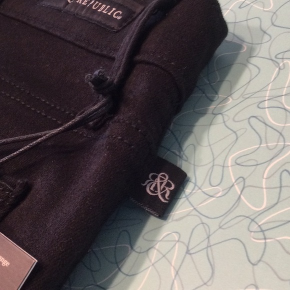 Rock & Republic Berlin Mid-Rise Skinny Distressed Knee Black Denim Jeans - Picture 5 of 9